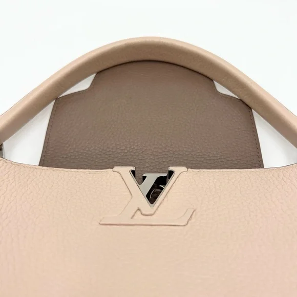 Louis Vuitton French Rose Capucines MM - Picture 8 of 17
